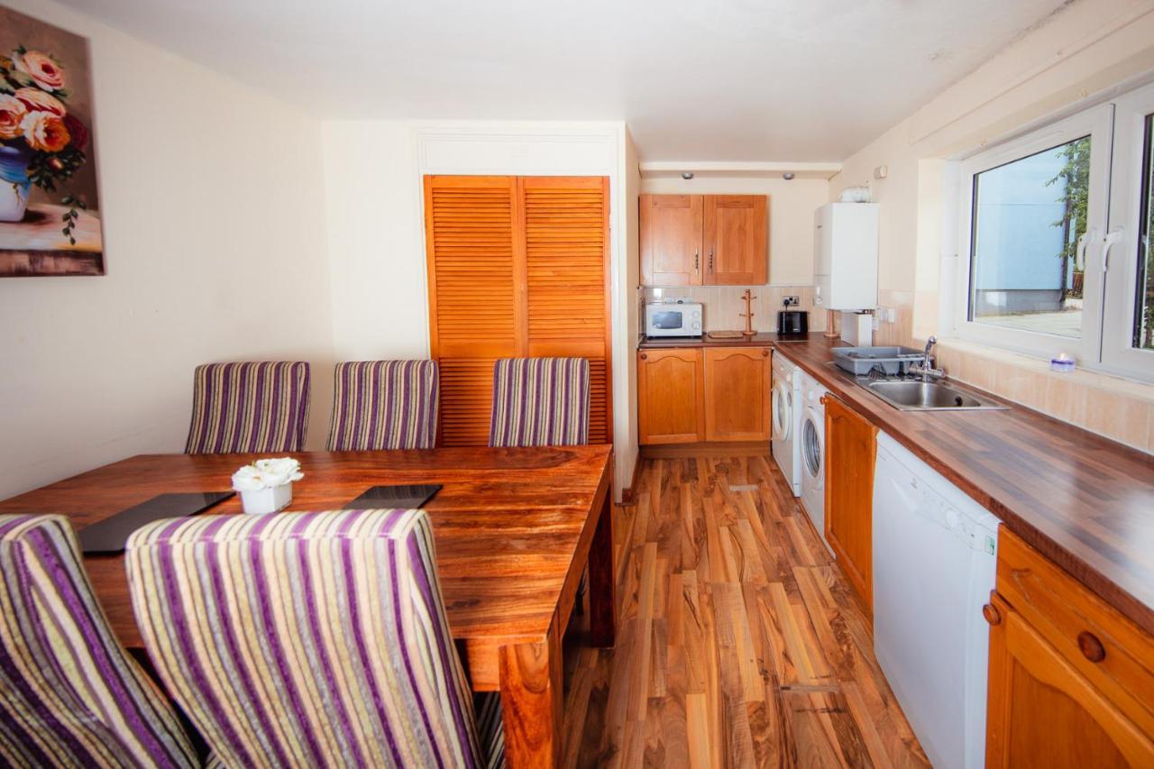 Fab Arthur Seat Views, Old Town Apartment Единбург Екстериор снимка