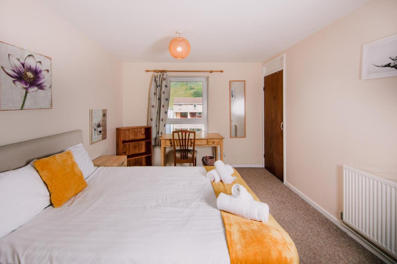 Fab Arthur Seat Views, Old Town Apartment Единбург Екстериор снимка