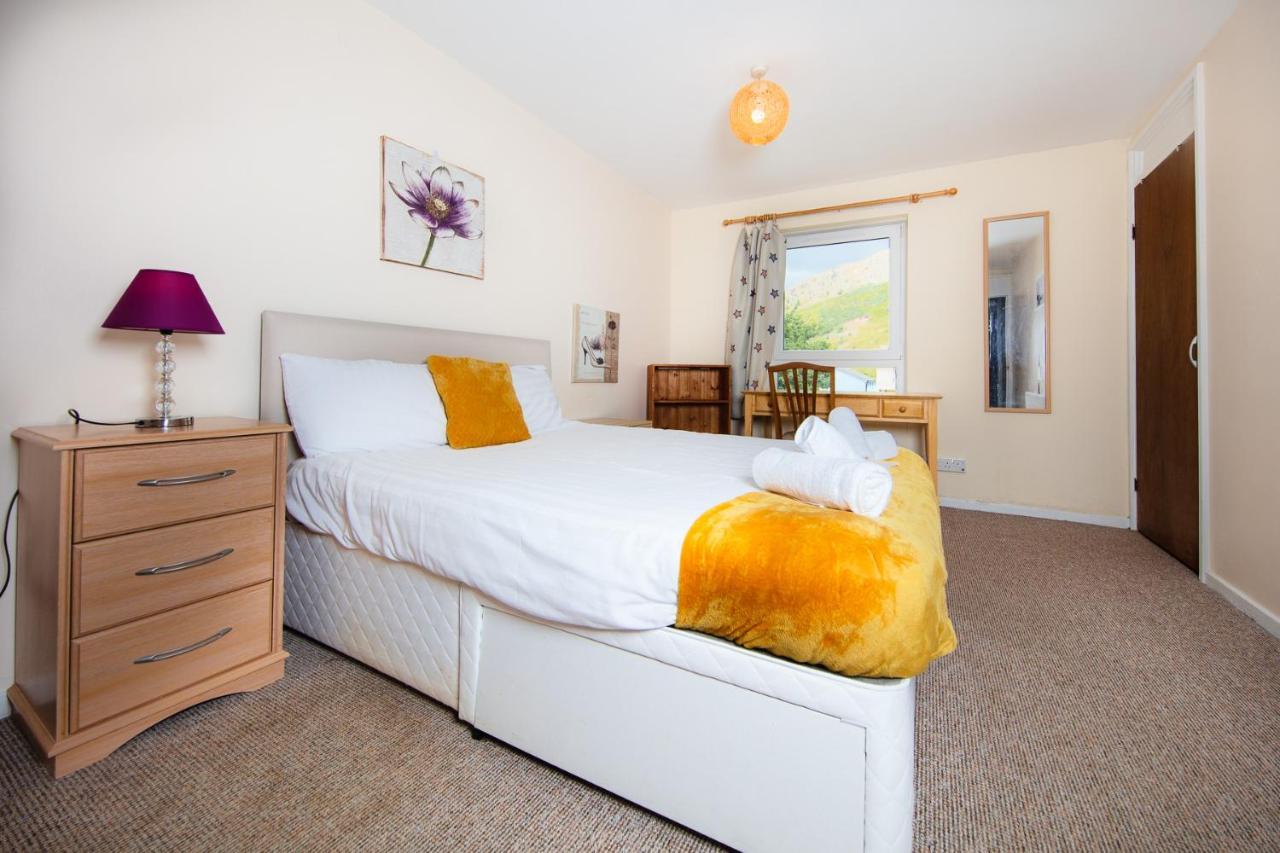 Fab Arthur Seat Views, Old Town Apartment Единбург Екстериор снимка