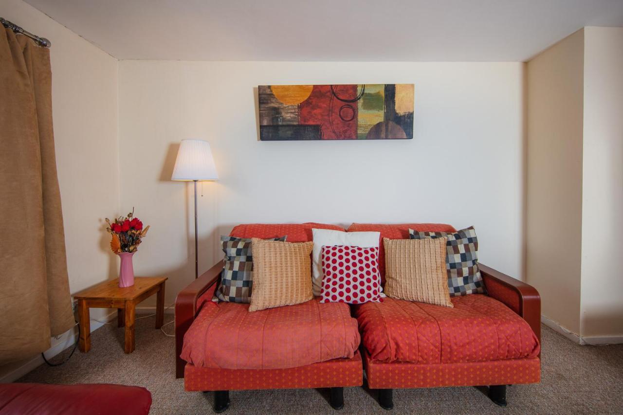 Fab Arthur Seat Views, Old Town Apartment Единбург Екстериор снимка