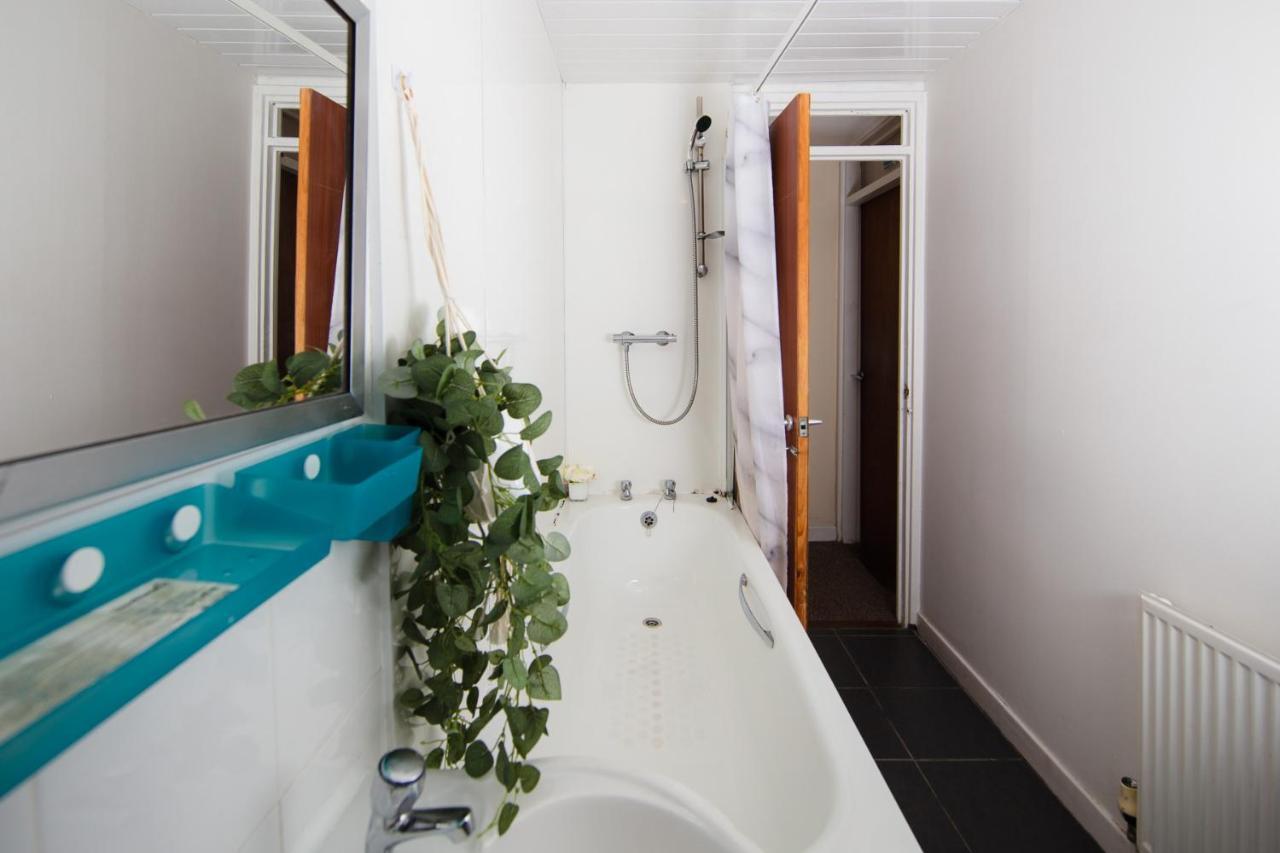 Fab Arthur Seat Views, Old Town Apartment Единбург Екстериор снимка