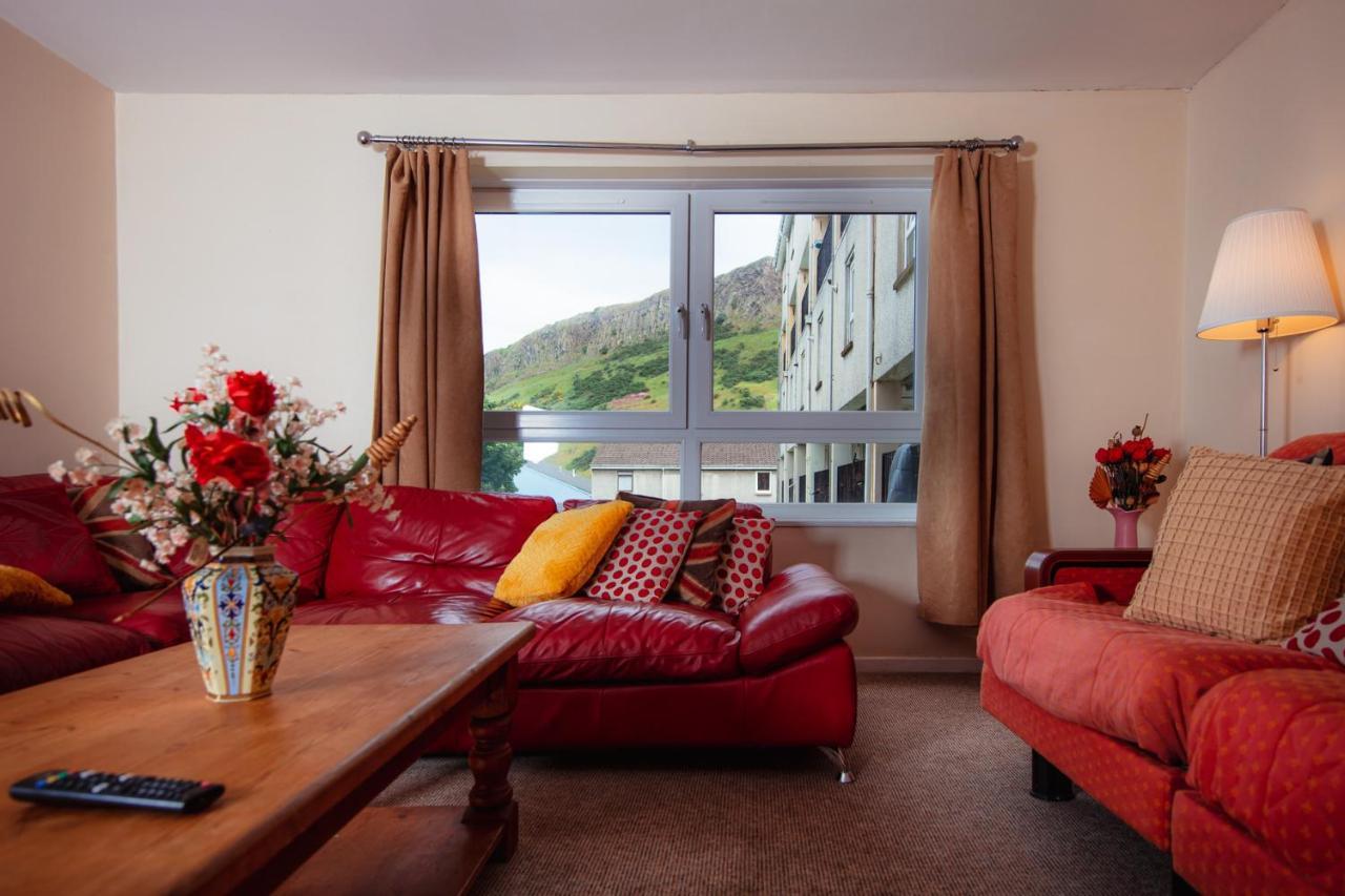 Fab Arthur Seat Views, Old Town Apartment Единбург Екстериор снимка
