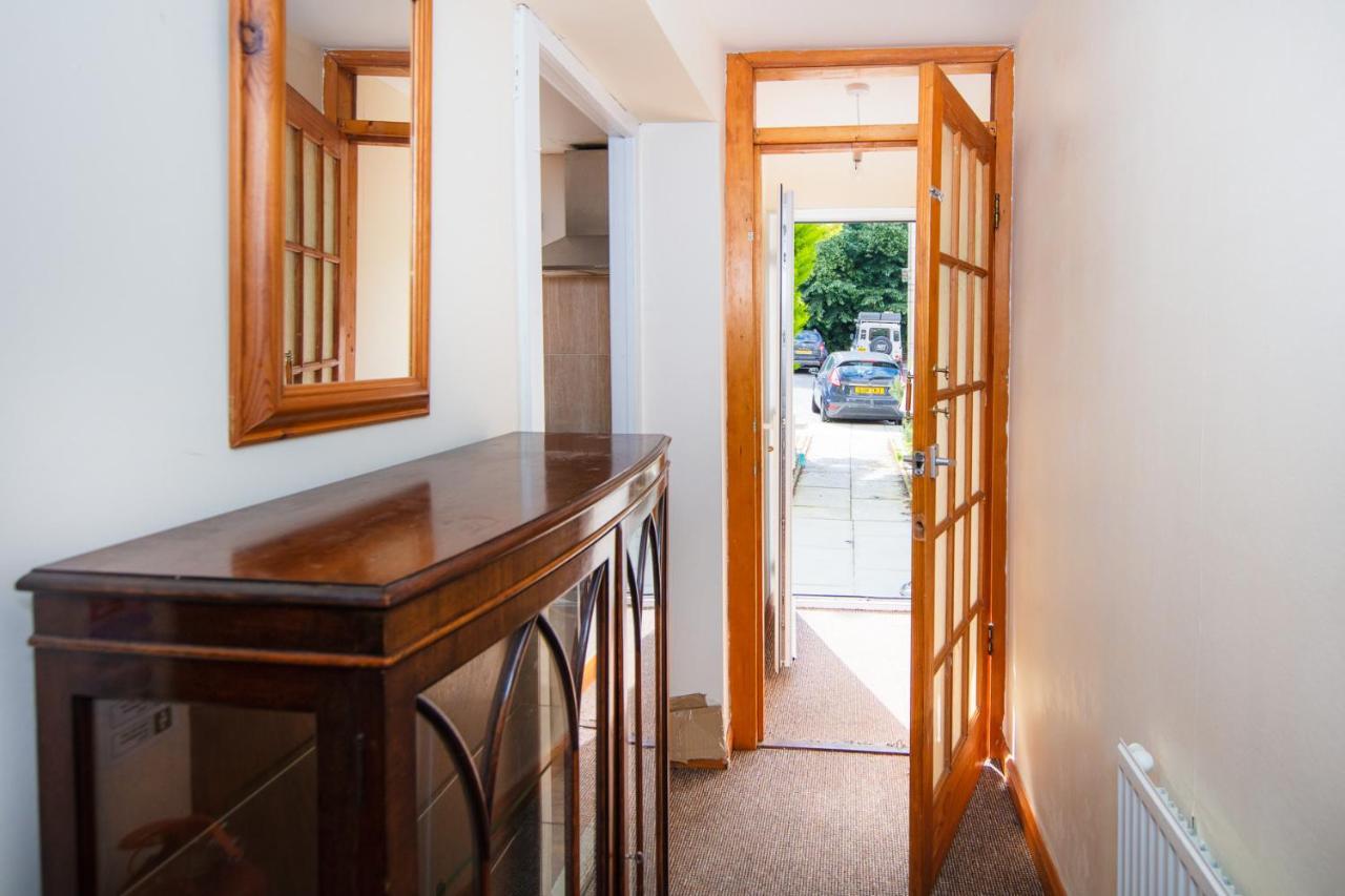 Fab Arthur Seat Views, Old Town Apartment Единбург Екстериор снимка