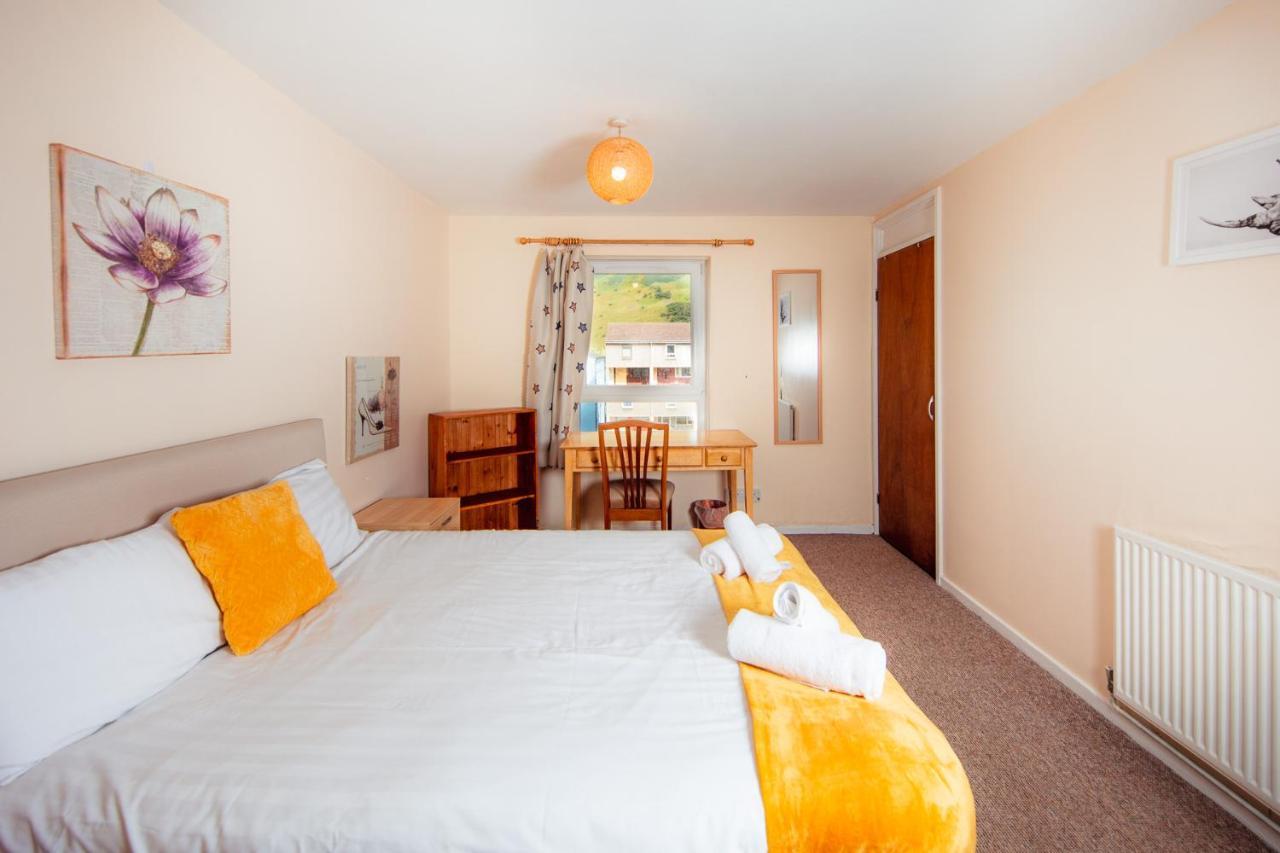 Fab Arthur Seat Views, Old Town Apartment Единбург Екстериор снимка