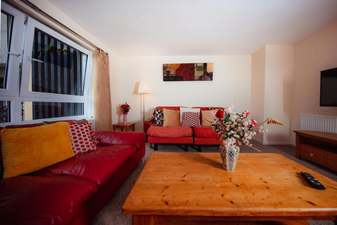 Fab Arthur Seat Views, Old Town Apartment Единбург Екстериор снимка